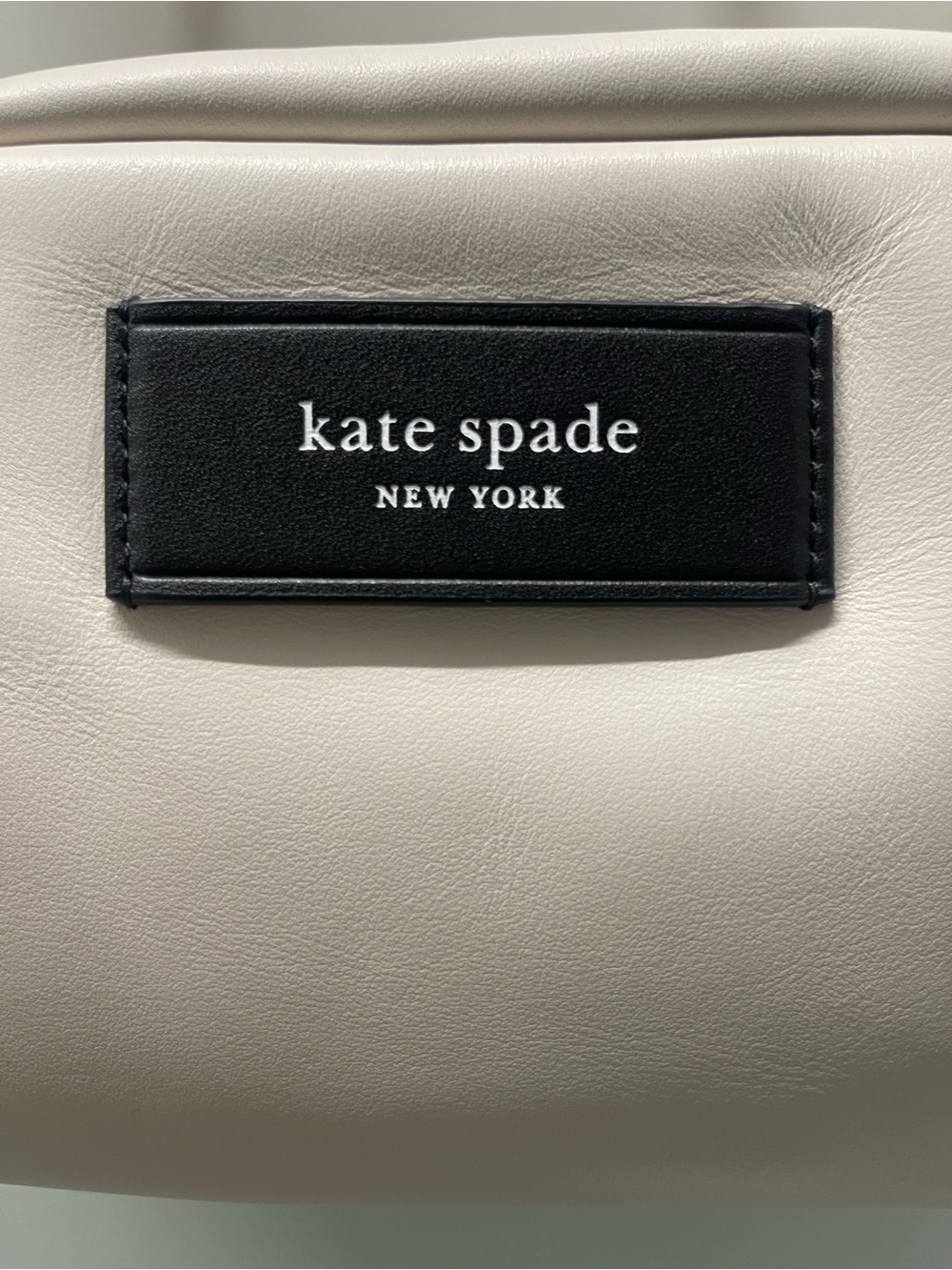 Kate Spade
New York puffed small leather crossbody bag - Picture 2 of 9
